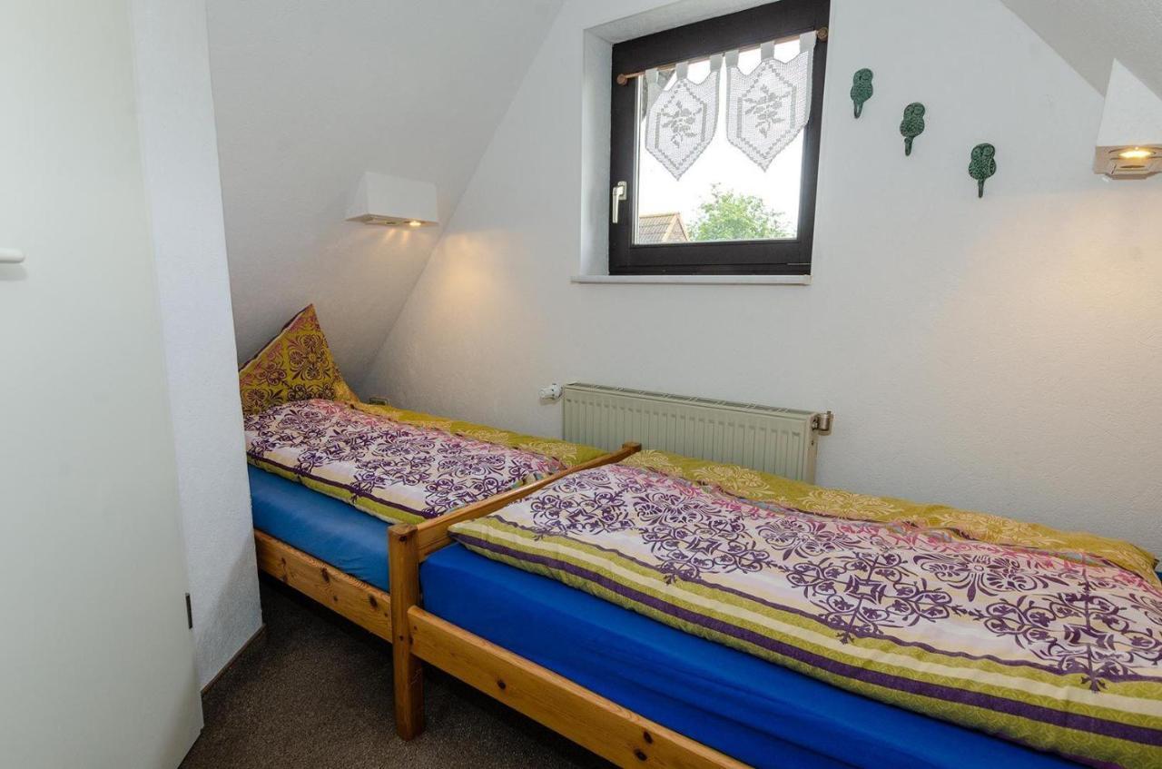 3-R-Ferienwohnung-Fuer-3-Personen-In-Schaprode-Auf-Ruegen-Zi4 Exterior photo